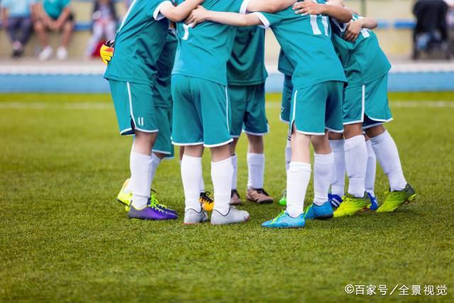 火箭媒体人：詹姆斯22岁总决赛首战16中4 文班可以打消G1投篮焦虑